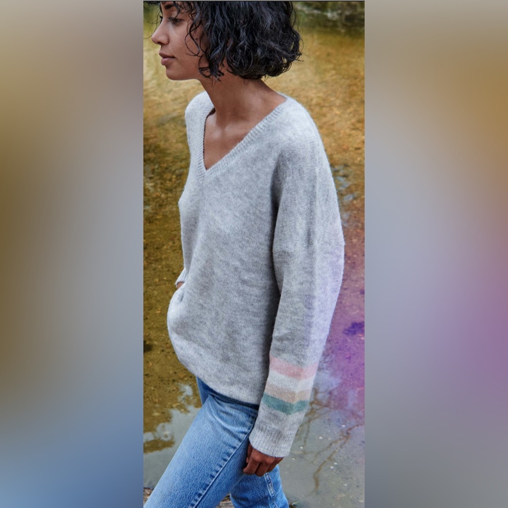 Sundry Gray V-Neck Sweater with Pastel Stripe Sleeve